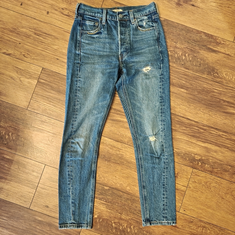 Levi's Altered 501 Skinny Jean Medium Wash Distressed Women's 25 Button Fly‎ EUC